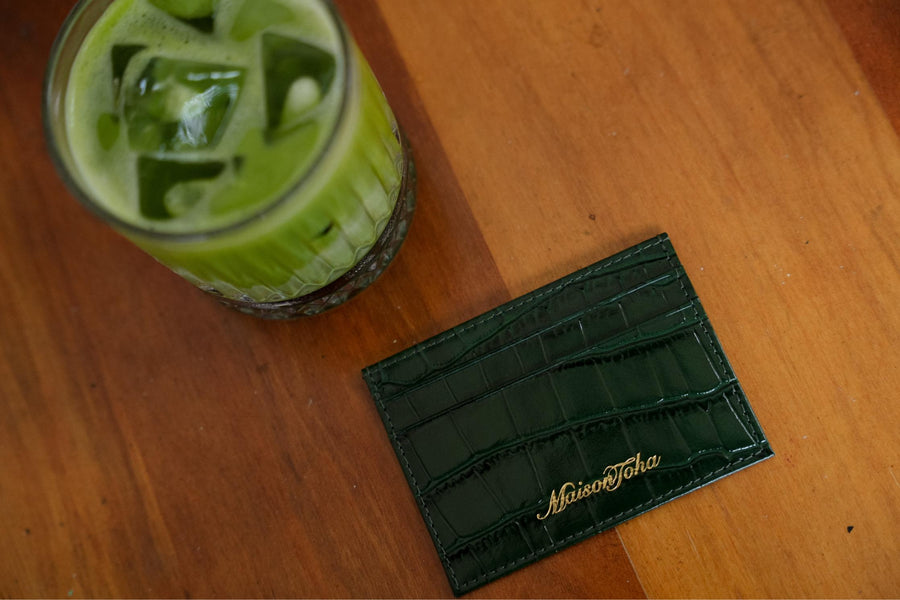 CARDHOLDER IN FOREST