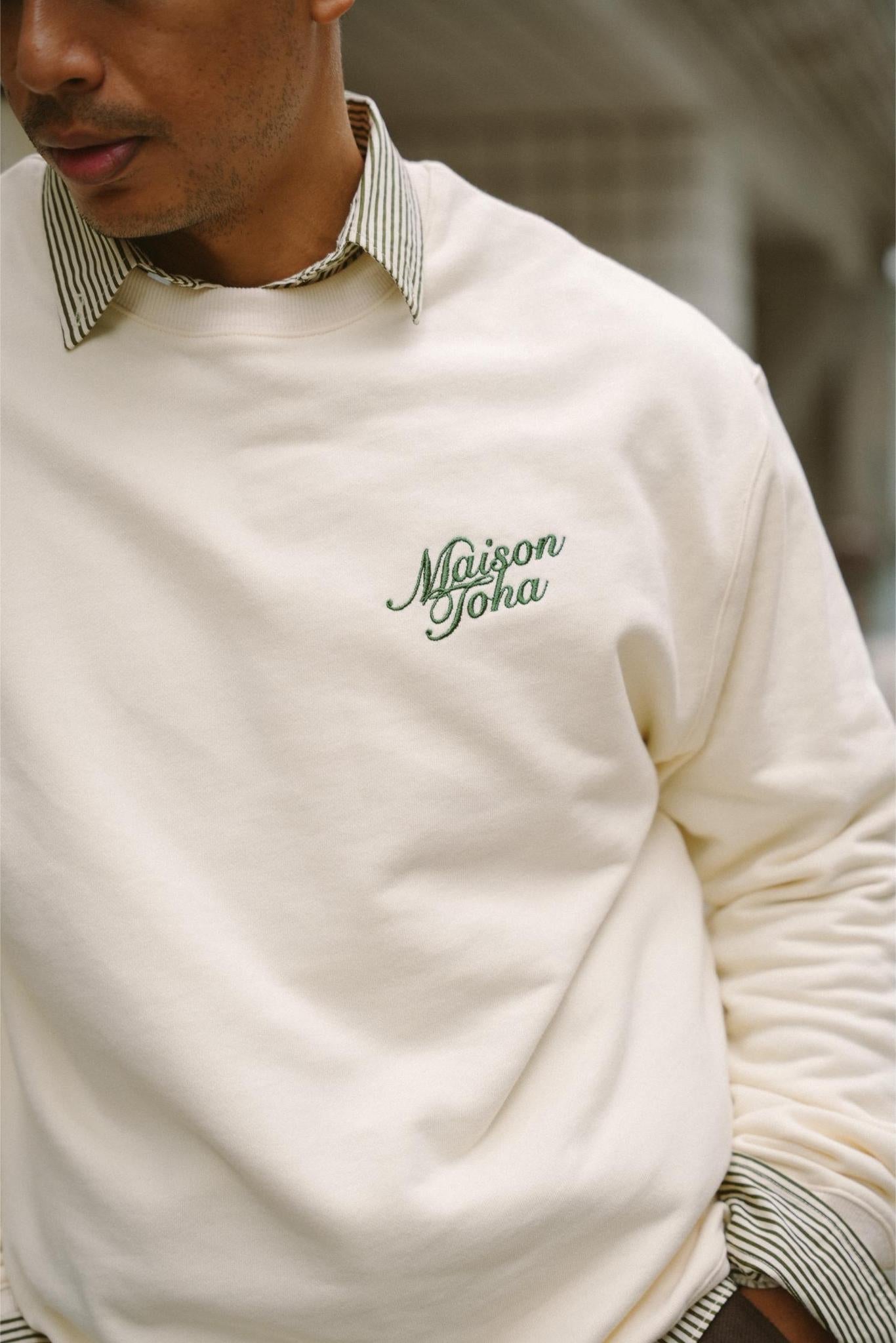 CLASSIC LOGO JUMPER IN CREAM